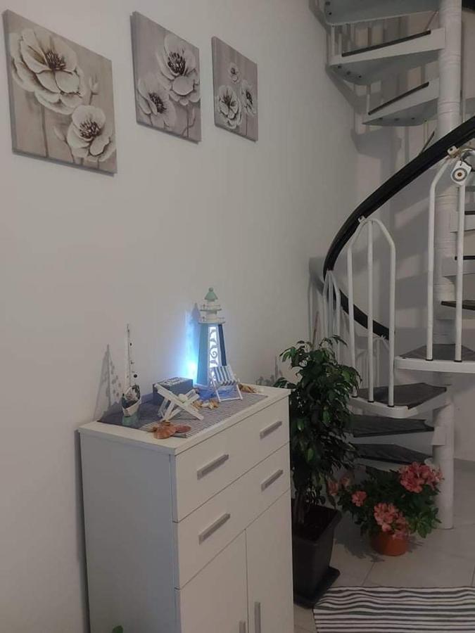 Jaana & Akis Holiday Home 1&2, Haraki Exteriör bild