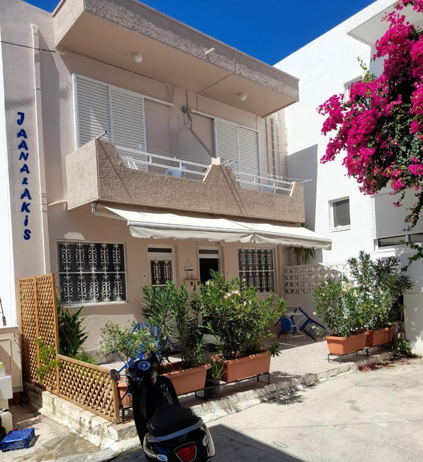 Jaana & Akis Holiday Home 1&2, Haraki Exteriör bild